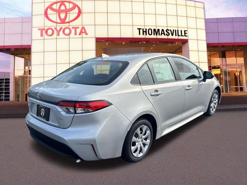 Used 2026 Toyota Corolla LE FWD image 5