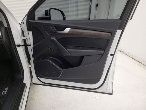 Used 2021 Audi Q5 2.0T Premium w/ Convenience Package image 38