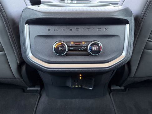 Used 2025 Ford Expedition Max Active image 26