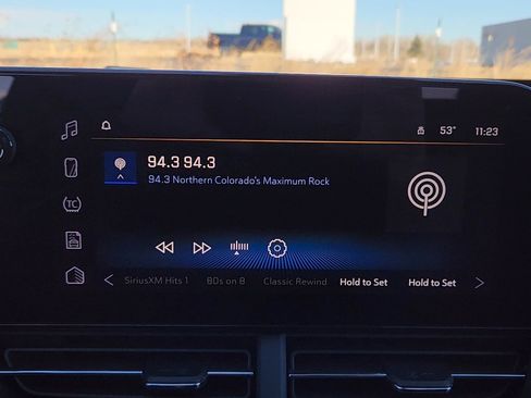 Used 2025 Chevrolet Trax RS image 14