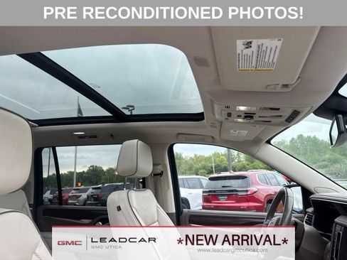Used 2022 GMC Yukon XL Denali AWD/4WD image 8