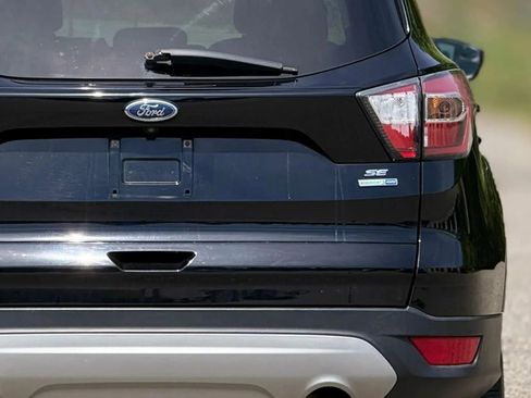 Used 2017 Ford Escape SE AWD/4WD image 14