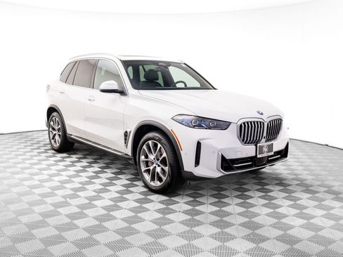Certified 2025 BMW X5 xDrive50e image 7