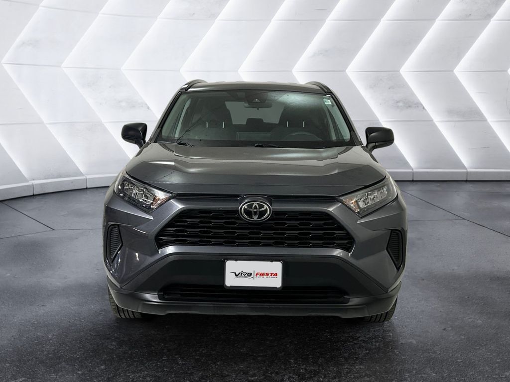 Used 2021 Toyota RAV4 LE FWD image 2