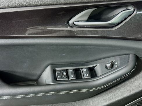 Used 2023 Jeep Grand Cherokee Altitude image 15