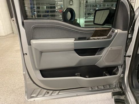 Used 2023 Ford F150 Lariat w/ Trailer Tow Package image 31