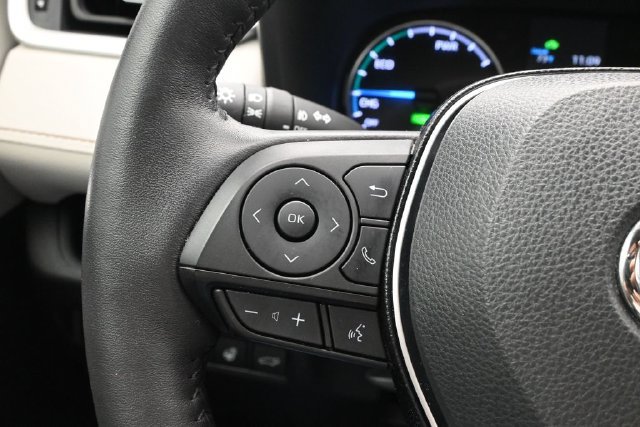 Used 2021 Toyota RAV4 XLE Premium AWD/4WD image 22