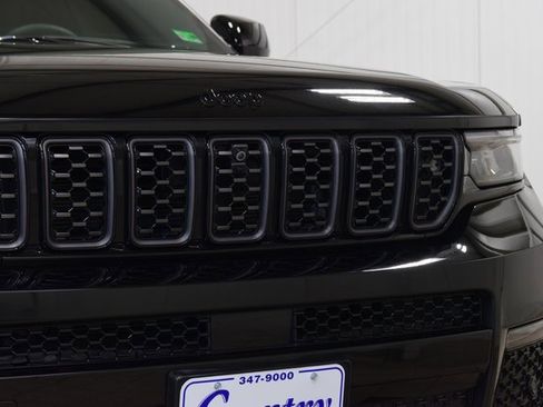 Used 2025 Jeep Grand Cherokee L Summit image 11