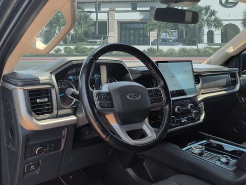 Used 2022 Ford Expedition XLT AWD/4WD image 12