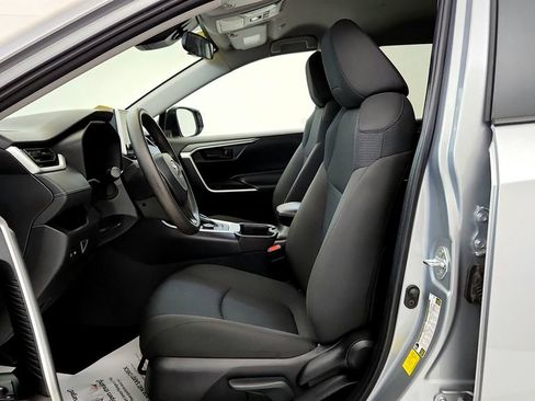 Used 2025 Toyota RAV4 LE AWD/4WD image 25