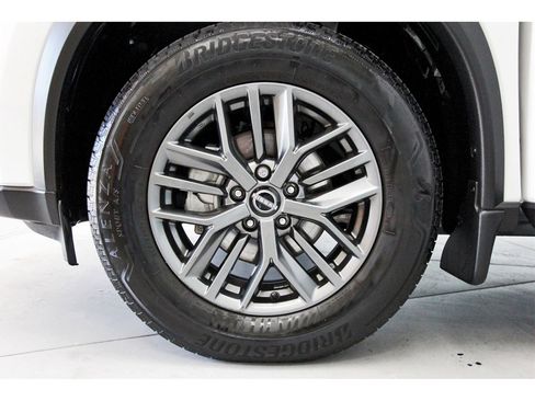 Certified 2025 Nissan Rogue S image 29