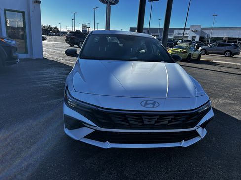 Used 2025 Hyundai Elantra SEL w/ Cargo Package image 7