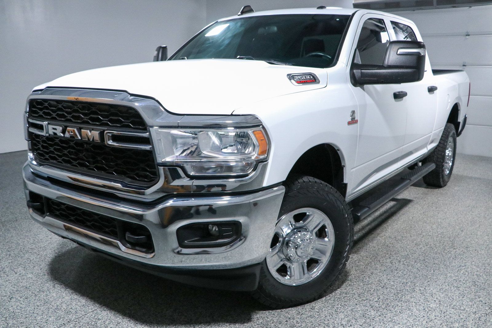 Used 2024 RAM 2500 Tradesman w/ Chrome Appearance Group AWD/4WD image 33