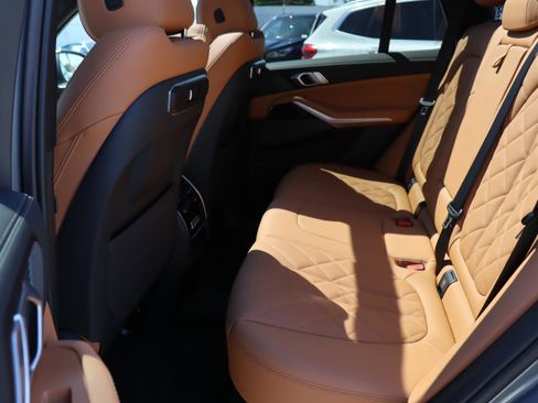 Used 2025 BMW X5 xDrive40i w/ Premium Package image 10