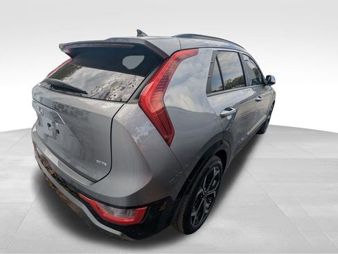 Used 2025 Kia Niro EX Touring image 8