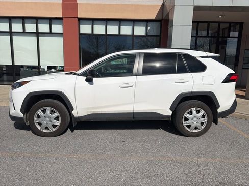 Used 2019 Toyota RAV4 LE w/ All Weather Liner Package AWD/4WD image 4