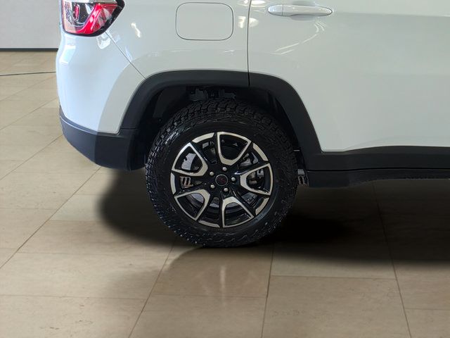 Used 2026 Jeep Compass Trailhawk AWD/4WD image 31