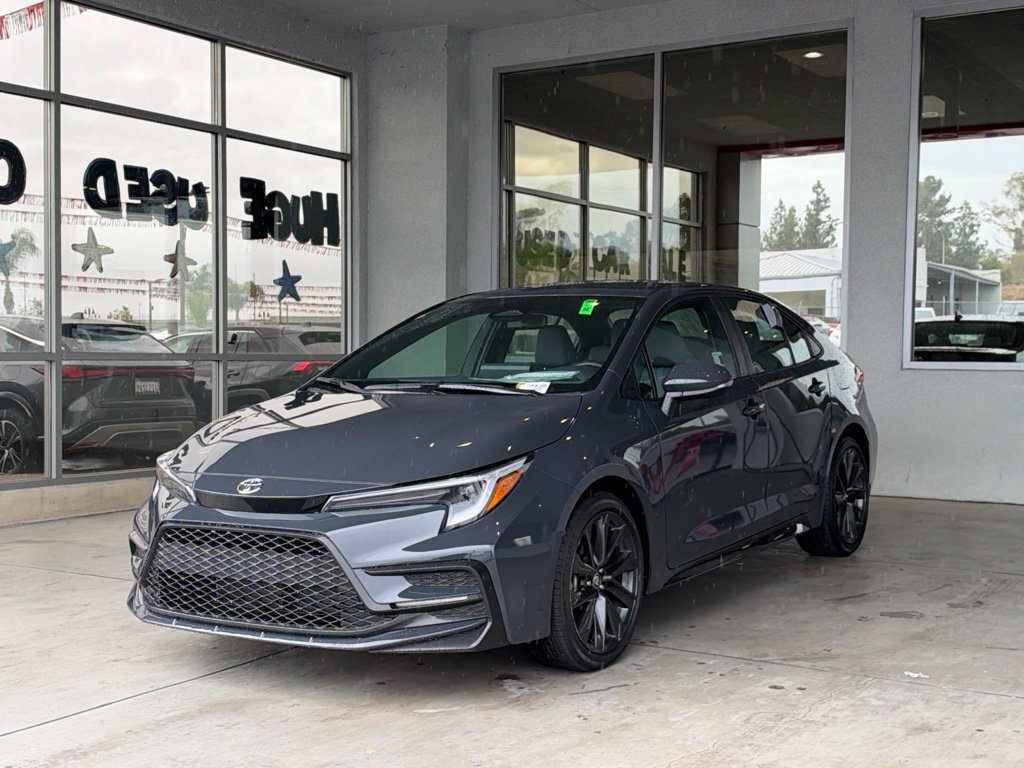 Certified 2024 Toyota Corolla SE FWD image 4