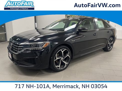 Used 2020 Volkswagen Passat 2.0T R-Line image 1