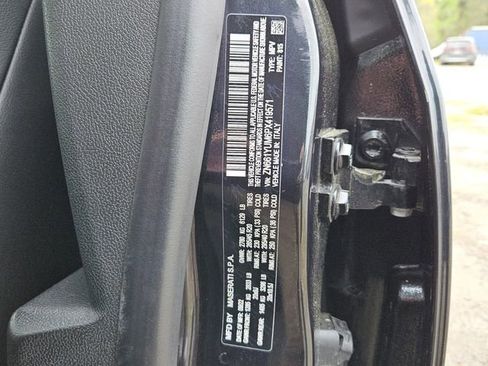 Used 2023 Maserati Levante Modena image 17