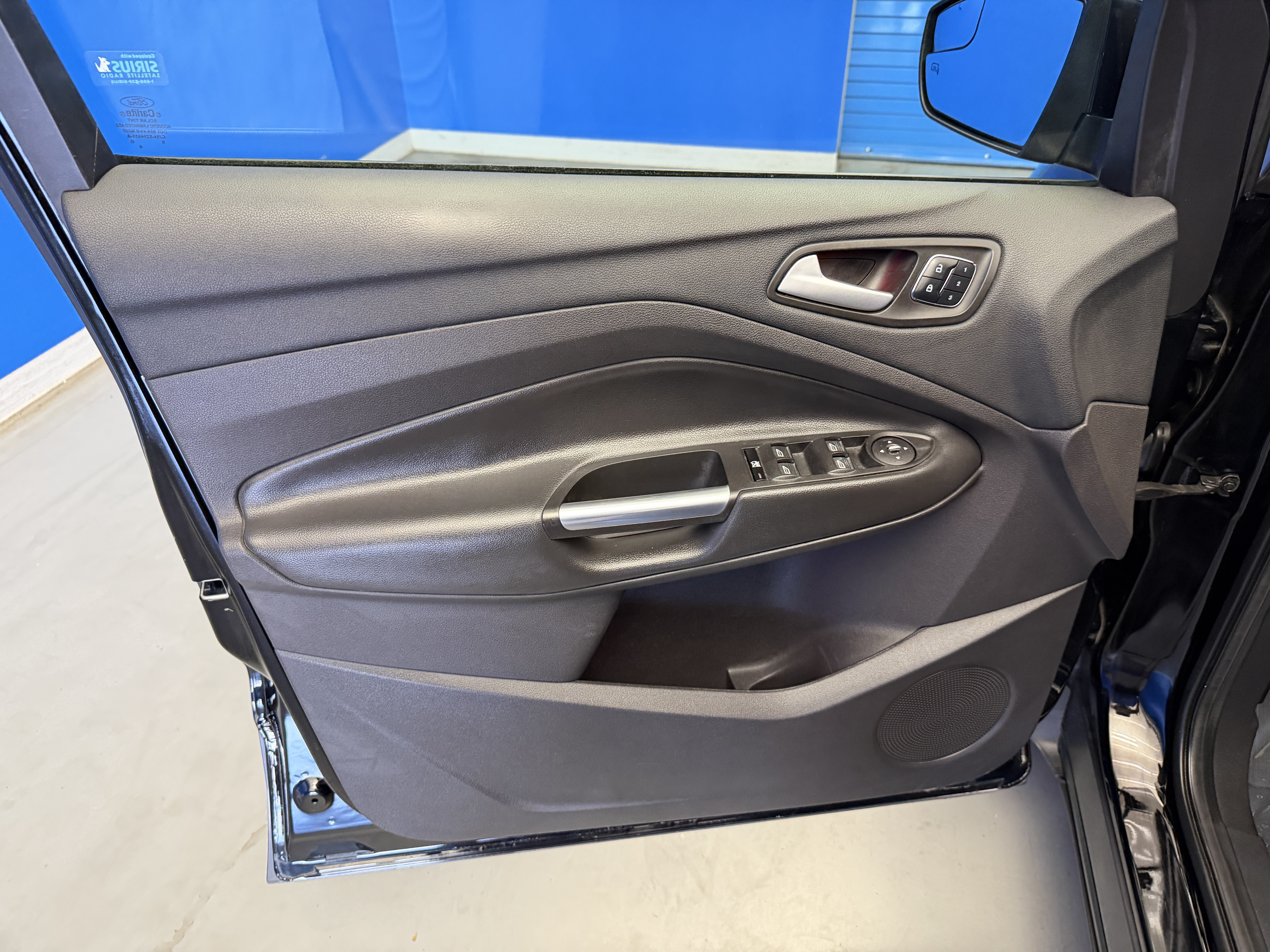 Used 2016 Ford Escape Titanium FWD image 9