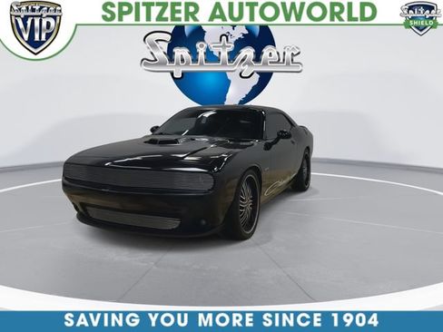 Used 2017 Dodge Challenger R/T Plus RWD image 4