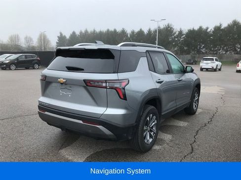 Used 2025 Chevrolet Equinox LT w/ Convenience Package II image 2