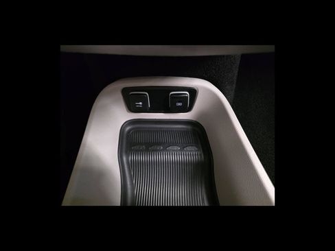 Used 2018 Chrysler Pacifica Touring-L Plus FWD image 23