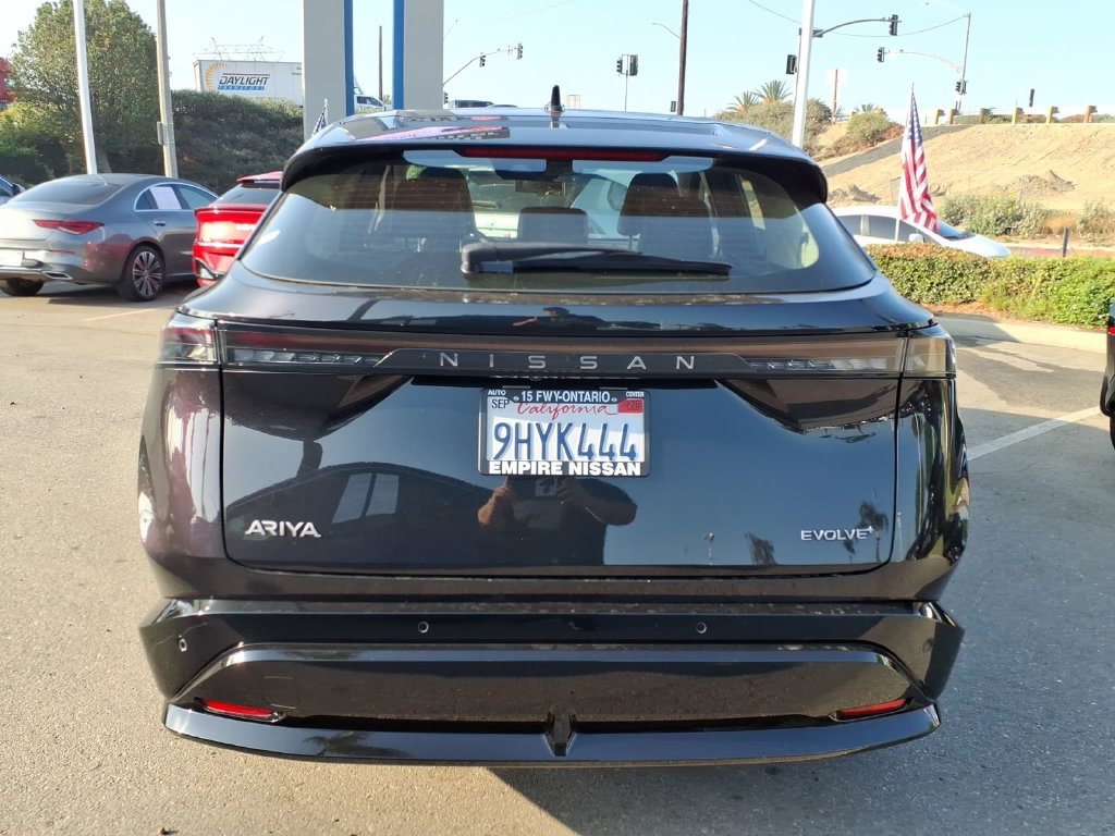 Used 2023 Nissan Ariya FWD image 4