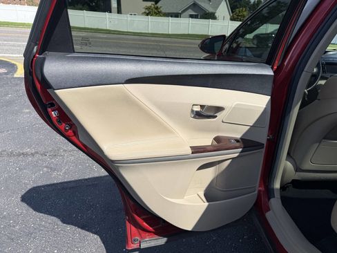 Used 2013 Toyota Venza XLE w/ XLE Premium Pkg FWD image 15