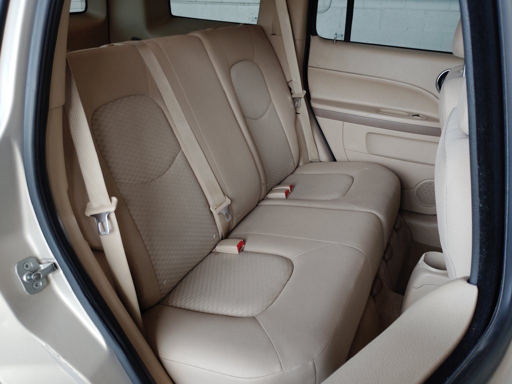 Used 2009 Chevrolet HHR LS FWD image 18