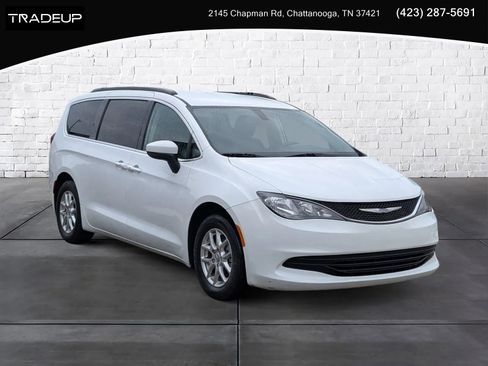 Used 2020 Chrysler Voyager Lxi image 1