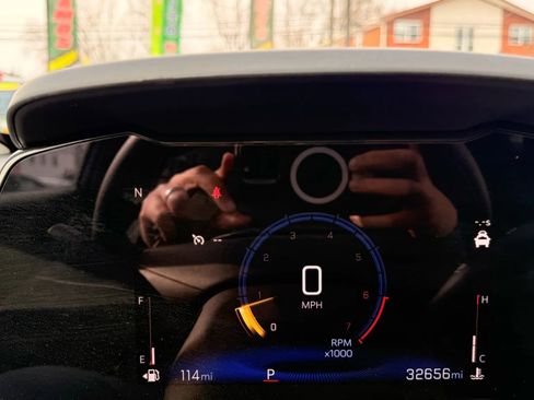 Used 2025 Chevrolet Trax LT image 21