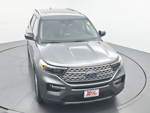 Used 2024 Ford Explorer Limited w/ Limited Technology Package image 4