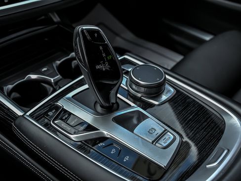 Used 2022 BMW 740i xDrive w/ M Sport Package AWD/4WD image 50