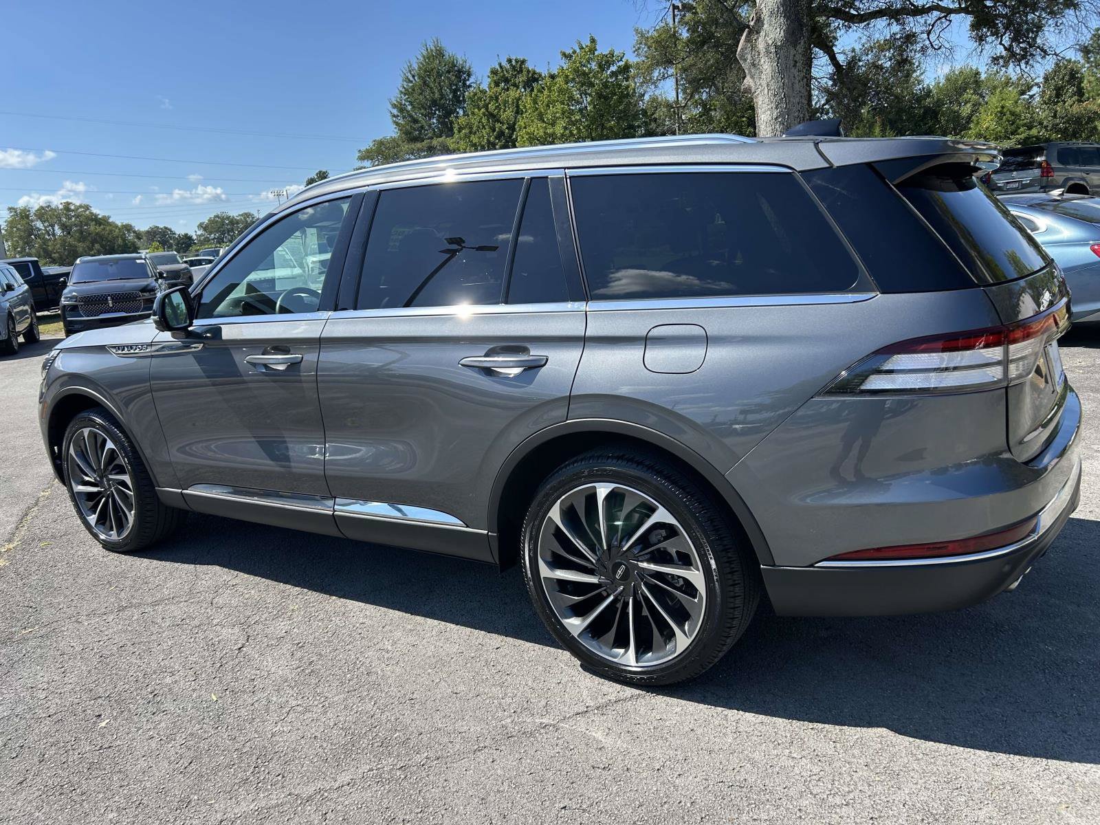 Certified 2025 Lincoln Aviator Reserve w/ Equipment Group 201A AWD/4WD image 7