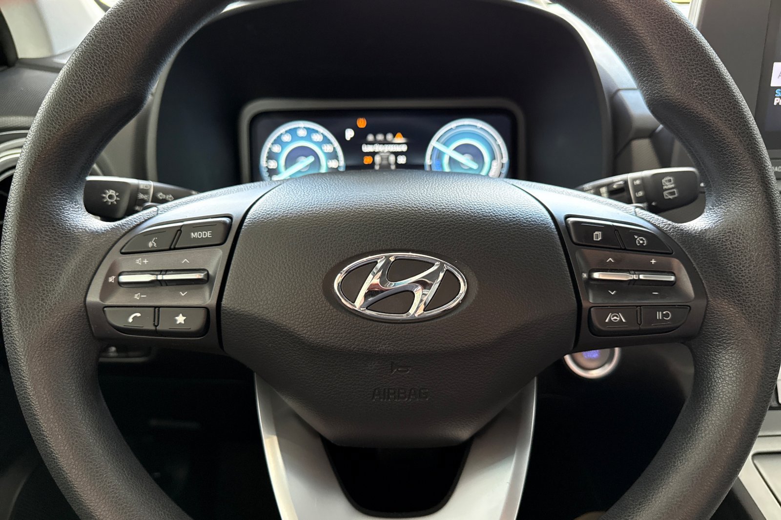 Used 2023 Hyundai Kona SE w/ Cargo Package FWD image 24
