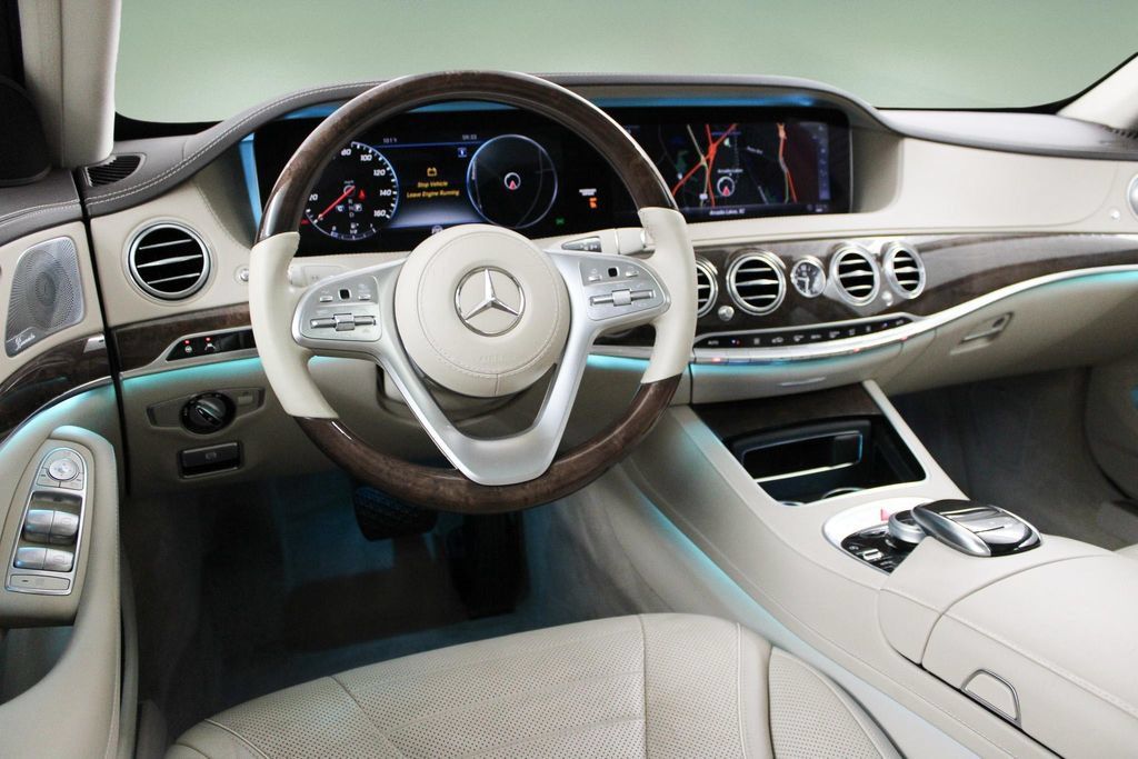 Used 2018 Mercedes-Benz S 560 Sedan image 17
