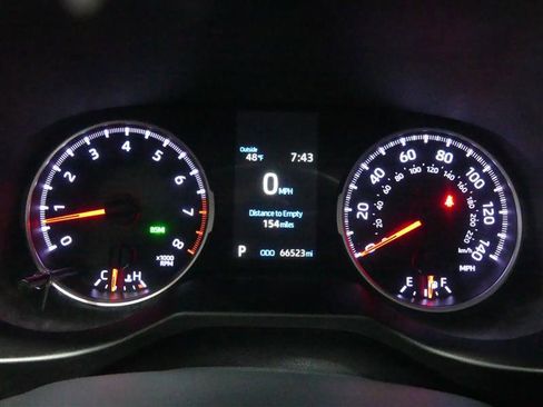 Used 2019 Toyota RAV4 XLE Premium image 32