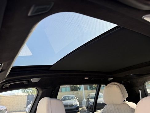 Used 2026 BMW X7 M60i image 23