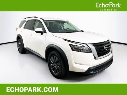 Used 2024 Nissan Pathfinder SV