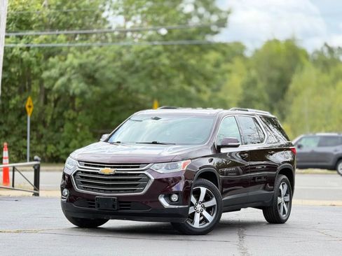 Used 2018 Chevrolet Traverse LT w/ LPO, Floor Liner Package AWD/4WD image 38