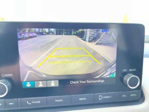 Used 2024 Honda HR-V LX image 9