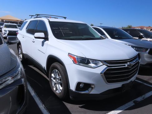Used 2018 Chevrolet Traverse LT FWD image 1