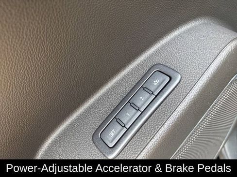 Used 2019 Chevrolet Suburban LT image 24