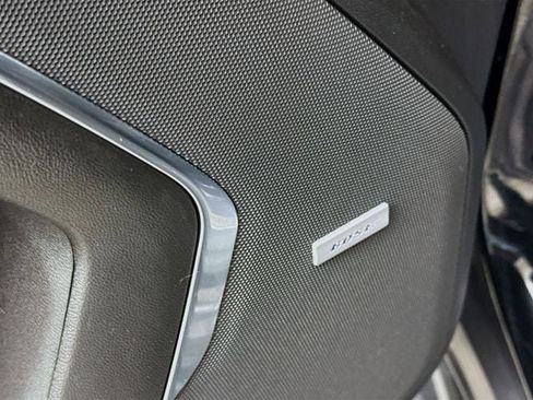 Used 2023 Chevrolet Suburban LT w/ Luxury Package image 20