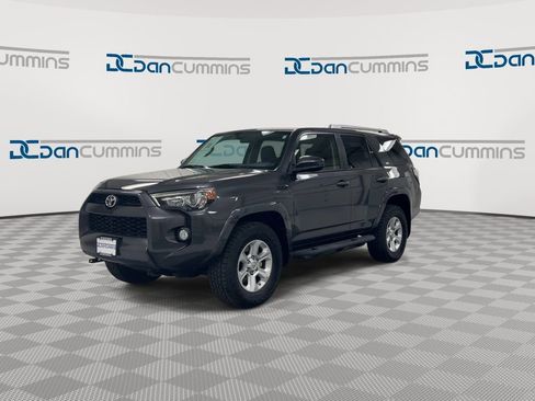 Used 2018 Toyota 4Runner SR5 AWD/4WD image 4