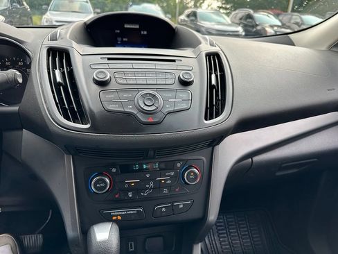 Used 2017 Ford Escape SE w/ SE Cold Weather Package AWD/4WD image 14