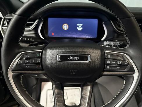 Used 2024 Jeep Grand Cherokee Limited AWD/4WD image 10