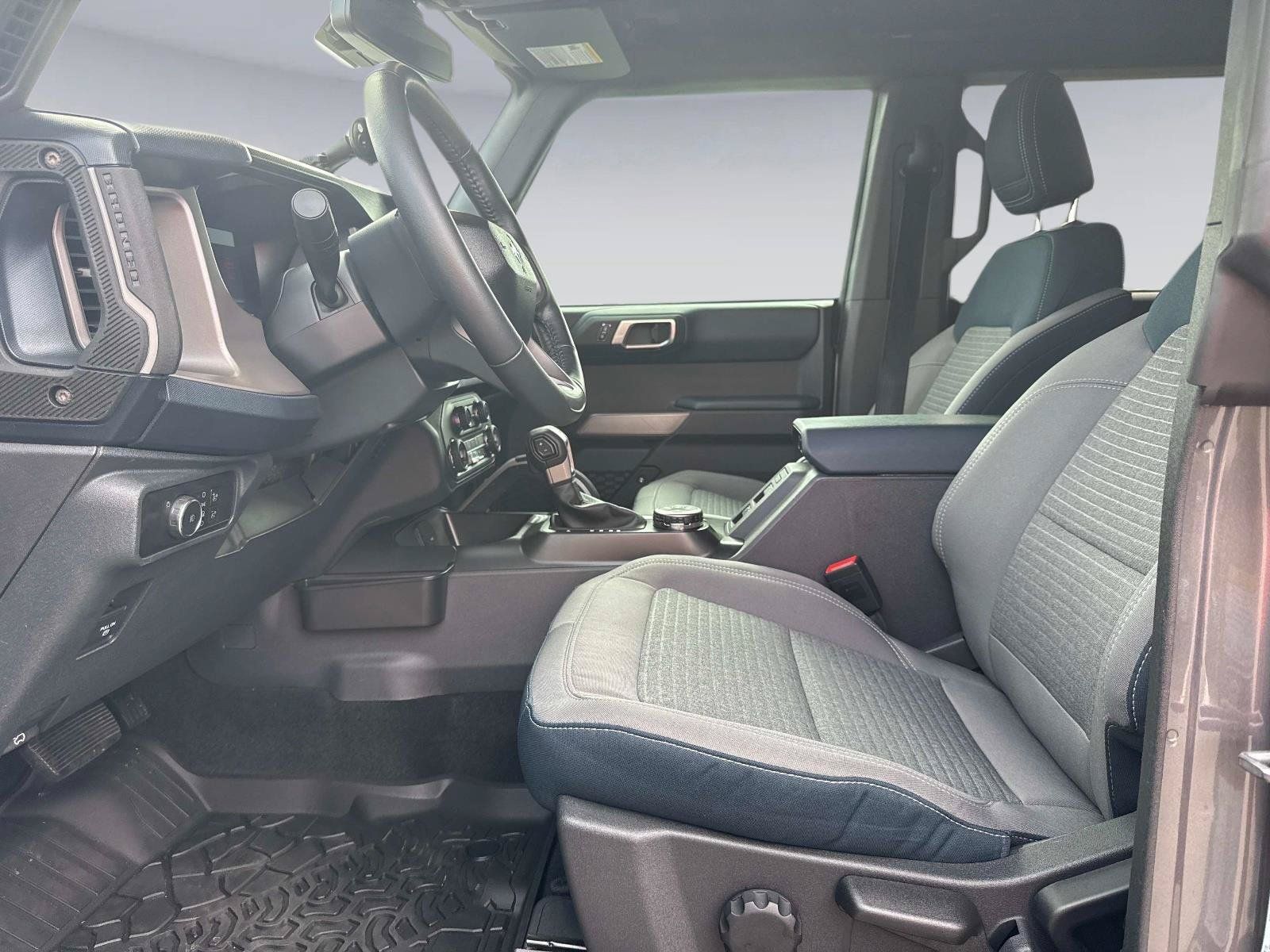 Used 2023 Ford Bronco Outer Banks w/ Sasquatch Package AWD/4WD image 19